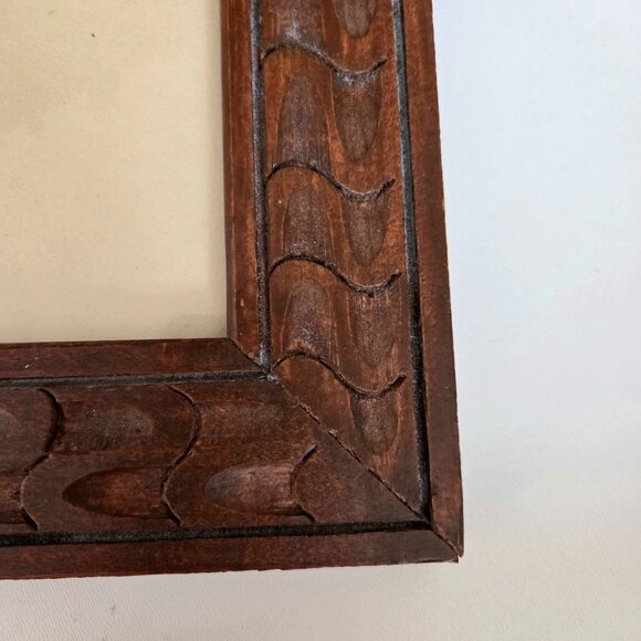 Vintage hand carved wooden picture frame. - Picture 4 of 7